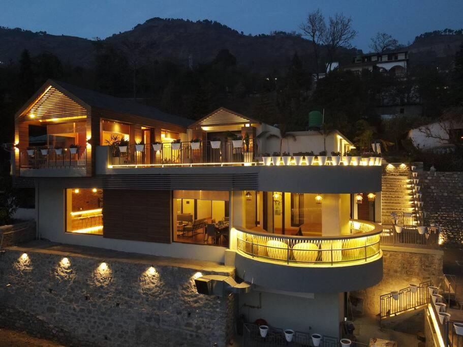 Villa Whispering Pines Bhīm Tāl Exterior foto